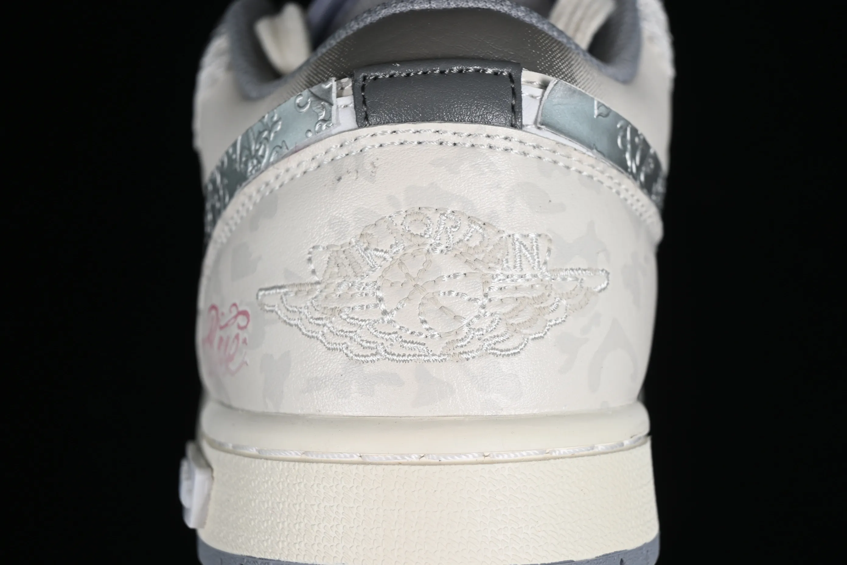 All categories Air Jordan Jordan series basketball shoes Air Jordan 1 Low Air Jordan 1 Low AJ1 Joe 1 Panda Prank Modern Wei Realm Gray Series Perseverance Flower Low-top cultural casual sneakers 553560-053